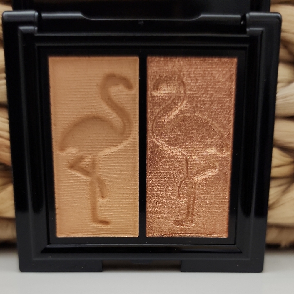SHAINA B. Dual-Tone Eyeshadow Palette - Gold and Bronze